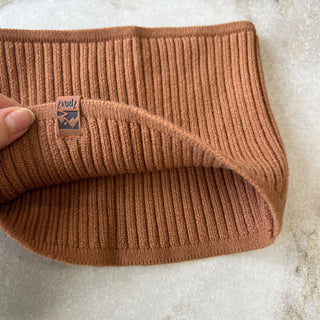 Cache-cou mi-saison tricot brun Deux par Deux 6/24 mois