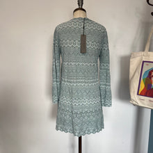 Charger l'image dans la galerie, Cardigan long en tricot scintillant D. Exterior
