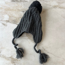 Charger l&#39;image dans la galerie, Tuque hiver gris foncé Deux par Deux
