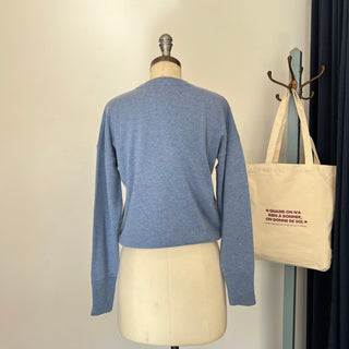 Chandail en cachemire House of Liberty col rond bleu *Nouvelles tailles*