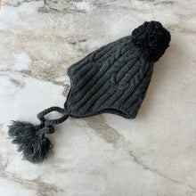 Charger l&#39;image dans la galerie, Tuque hiver gris foncé Deux par Deux
