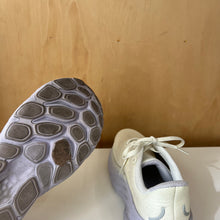 Charger l&#39;image dans la galerie, Chaussures unisexe de course New Balance Fresh Foam X More v4
