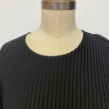 Charger l&#39;image dans la galerie, Chandail Homme Plissé de Issey Miyake
