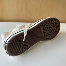 Charger l&#39;image dans la galerie, Chaussures Converse crème
