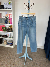 Charger l'image dans la galerie, Jean taille haute jambe droite Peggi 7 For All ManKind
