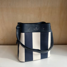 Charger l'image dans la galerie, Sac à main sceau Marti Kate Spade - Les Mal-Aimés ❤️‍🩹
