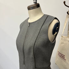 Charger l&#39;image dans la galerie, Robe grise Akris Punto
