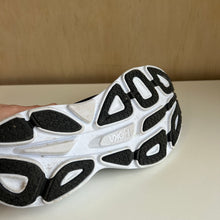 Charger l'image dans la galerie, Chaussures de course de route Hoka Bondi 8
