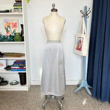 Charger l'image dans la galerie, Jupe maxi en satin Marc Aurèle
