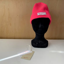 Charger l&#39;image dans la galerie, Tuque House of Liberty en cachemire
