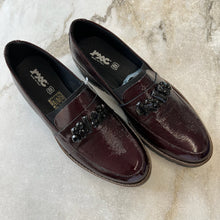 Charger l'image dans la galerie, Chaussures loafers en cuir rouge bordeaux Imac
