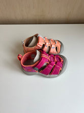 Charger l'image dans la galerie, Chaussures pour enfant Keen - Les Mal-Aimés ❤️‍🩹
