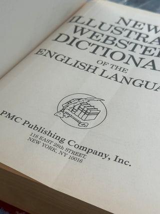 Livre New Illustrated Webster's Dictionary. Thesaurus