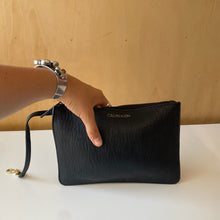 Charger l&#39;image dans la galerie, Sac pochette CALVIN KLEIN
