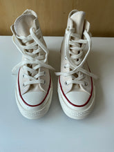 Charger l&#39;image dans la galerie, Chaussures Converse crème
