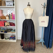 Charger l'image dans la galerie, Jupe fleurie Nadya Toto
