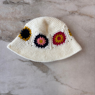 Chapeau tricot fleurs