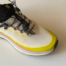 Charger l&#39;image dans la galerie, Chaussures de course Salomon Ultra Glide 2W trail running
