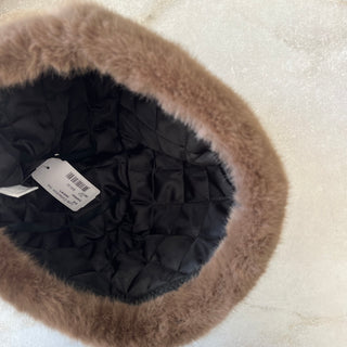 Chapeau en fausse fourrure brun