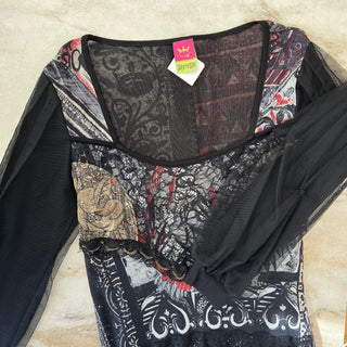 Robe Save the Queen
