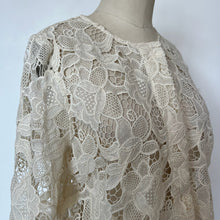 Charger l&#39;image dans la galerie, Veste en dentelle D.Exterior
