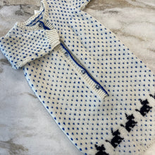 Charger l'image dans la galerie, Dormeuse en tricot vintage pour bébé
