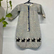 Charger l'image dans la galerie, Dormeuse en tricot vintage pour bébé
