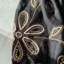 Charger l'image dans la galerie, Châle Güler Triko
