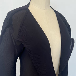 Veste bleue par-dessus Barbeau