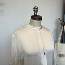Charger l'image dans la galerie, Chemise Satin Feel Oui
