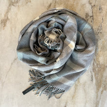 Charger l&#39;image dans la galerie, Foulard Love &amp; Lore gris et bleu
