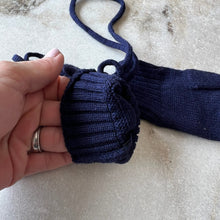 Charger l'image dans la galerie, Mitaines mi-saison tricot bleu Deux par Deux
