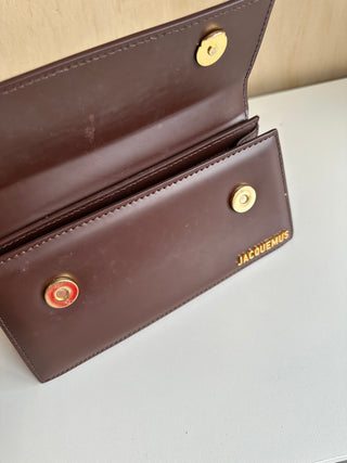 Sac à bandoulière long Chiquito brun Jacquemus - Les Mal-Aimés ❤️‍🩹