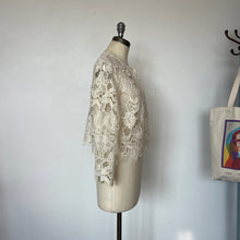Charger l&#39;image dans la galerie, Veste en dentelle D.Exterior
