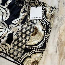 Charger l'image dans la galerie, Ensemble blouse et short en soie Shirta Porter
