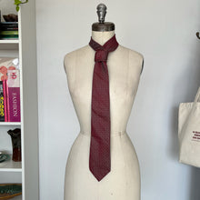 Charger l'image dans la galerie, Cravate en soie Charles Tyrwhitt
