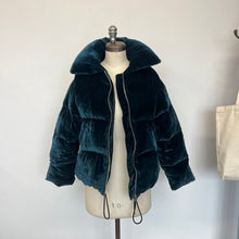 Charger l&#39;image dans la galerie, Manteau Sandro velours turquoise

