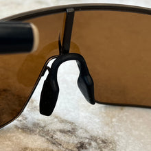 Charger l'image dans la galerie, Lunettes de soleil Oakley Sutro TI Titanium - Les Mal-Aimés ❤️‍🩹
