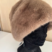 Charger l'image dans la galerie, Chapeau en fausse fourrure brun
