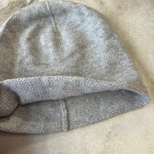 Charger l'image dans la galerie, Tuque en cachemire Naïf Montréal
