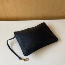 Charger l&#39;image dans la galerie, Sac pochette CALVIN KLEIN
