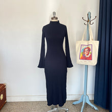 Charger l&#39;image dans la galerie, Robe Majestic Filatures Deluxe en tricot bleu scintillant
