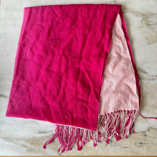 Foulard rose en laine Danier