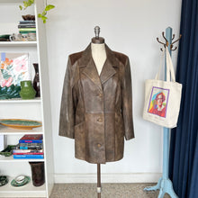Charger l'image dans la galerie, Manteau en cuir Lavoie Morin cuir et fourrures
