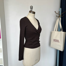 Charger l'image dans la galerie, Chandail Gentle Fawn
