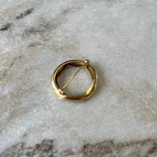 Broche hexagonale