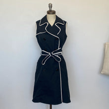 Charger l&#39;image dans la galerie, Robe bleue portefeuille Aquascutum
