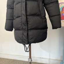 Charger l&#39;image dans la galerie, Manteau Lolë Modern Puffer - Les Mal-Aimés ❤️‍🩹
