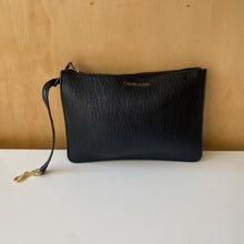 Charger l&#39;image dans la galerie, Sac pochette CALVIN KLEIN
