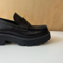 Charger l&#39;image dans la galerie, Chaussures loafers Vagabond
